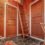 Valen In Holiday home Reine