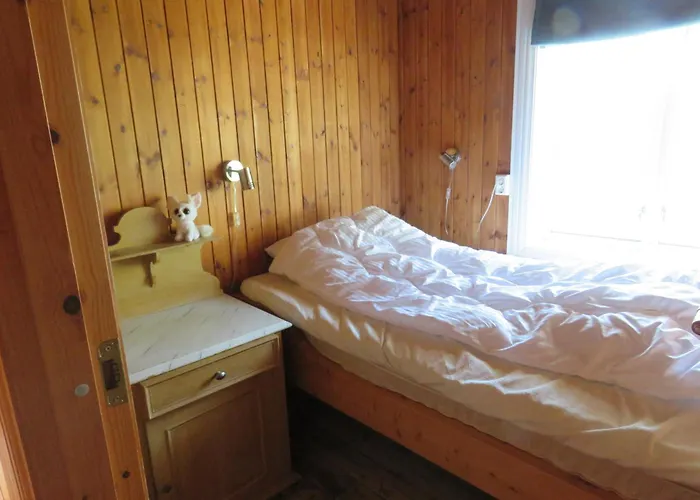 Semesterbostad Valen In