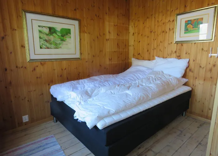 Semesterbostad Valen In *