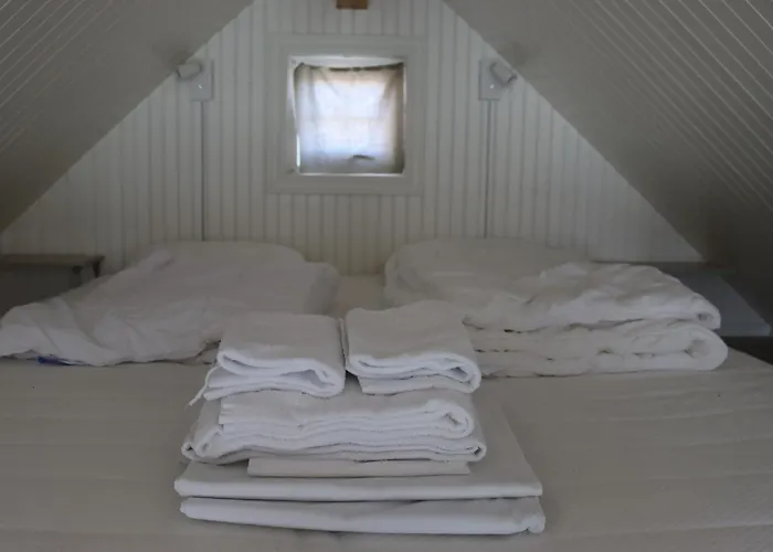 Semesterbostad Valen In Reine